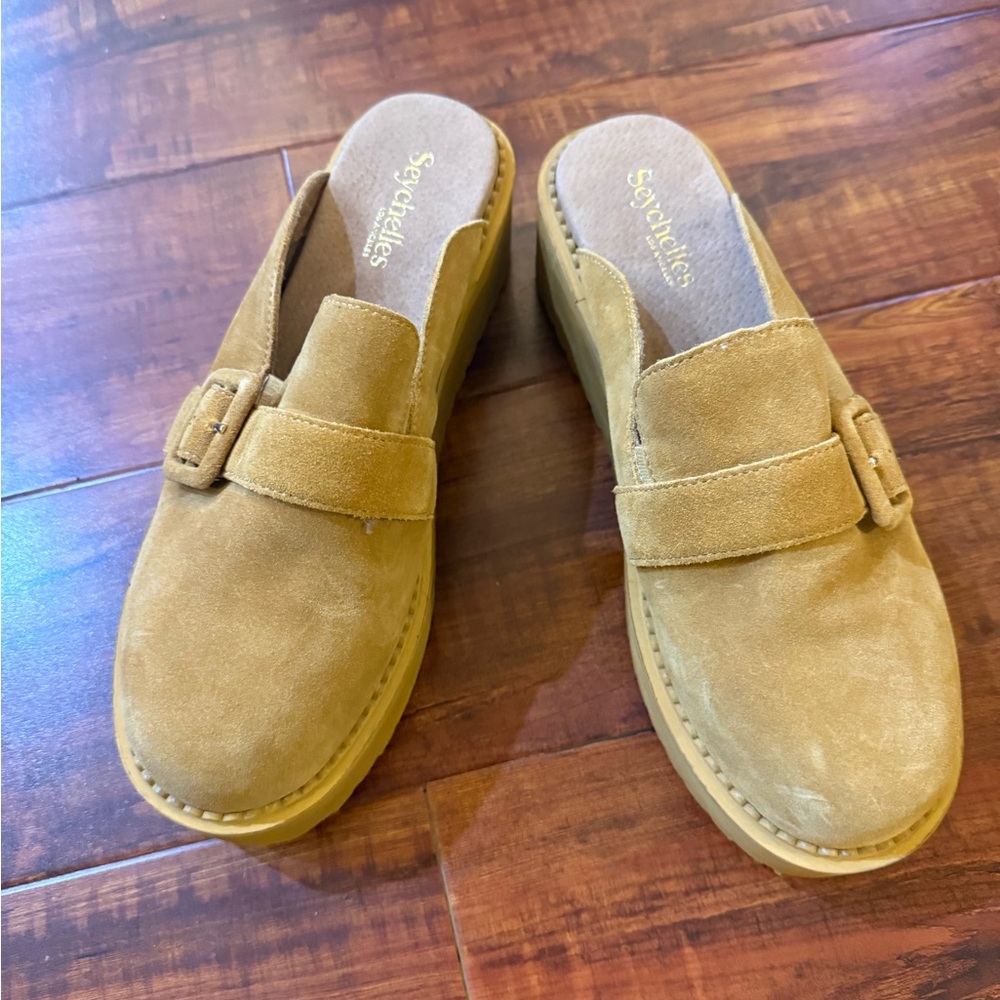 Seychelles Suede Tan Loafers.